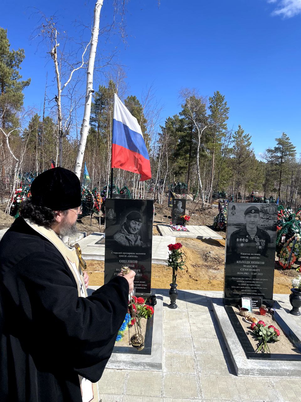 Архиерей совершил Пасхальное поминовение усопших на Маганском кладбище |  14.05.2024 | Якутск - БезФормата